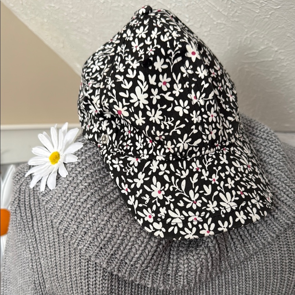 Floral Black and White Cap